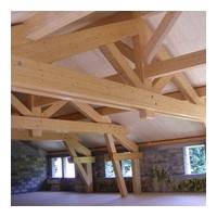 Charpente réalisée en bois lamellés collés